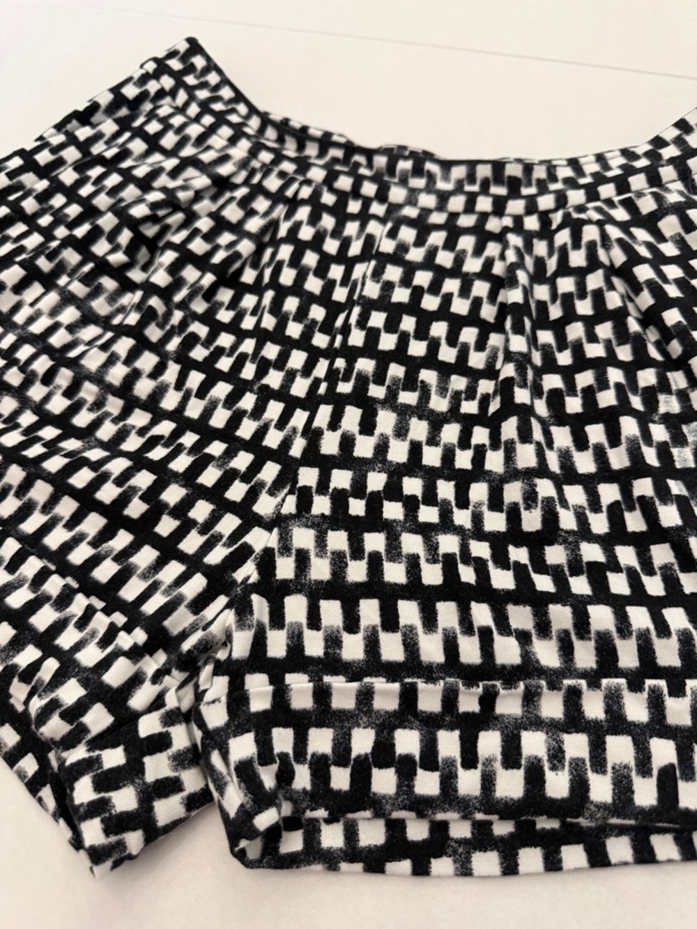 Tart Black and White  Woven-Pattern Shorts - Picture 2 of 9